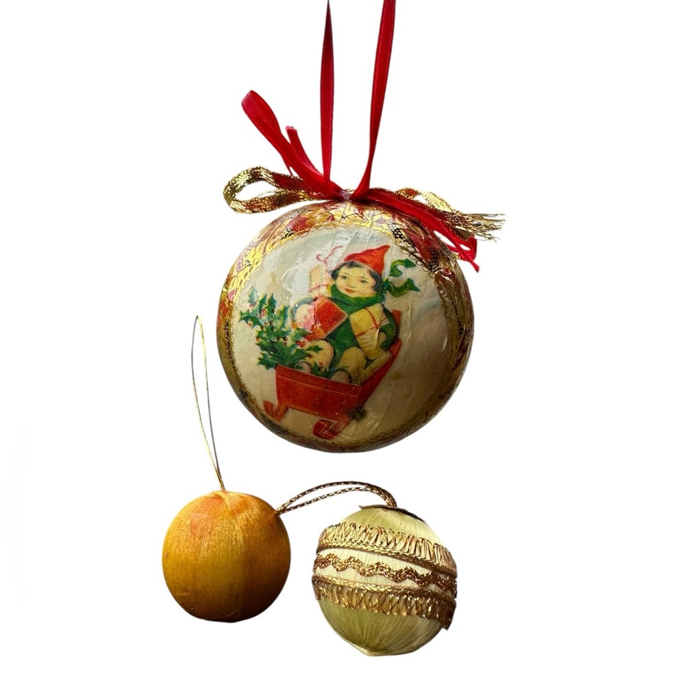 Vtg Victorian Decoupage Christmas Ornament Round Heirloom Paper Mache Elf Sled